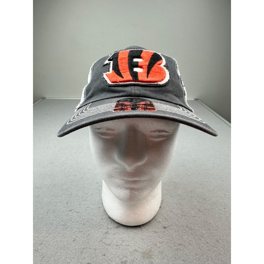 New! NFL Cinncinatti Bengals Taylor '47 Closer Hat Stretch-Fit‎ S/M Mesh Back